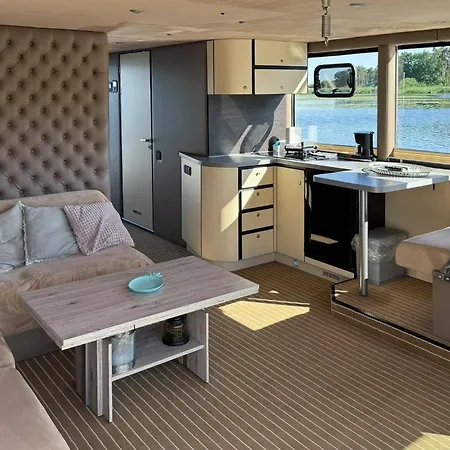 Gorgeous Ship In Havelsee Ot Πλωτό κατάλυμα Kutzkow