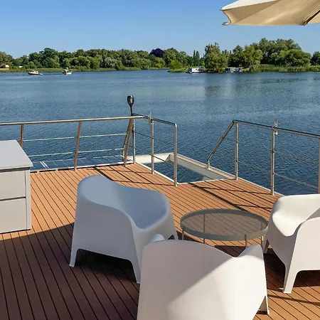 1 Bedroom Lovely Ship In Havelsee Ot Úszó hotel 4*