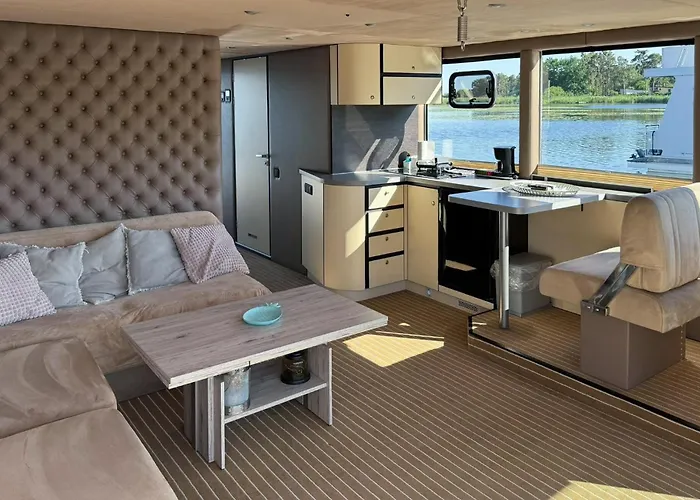 Gorgeous Ship In Havelsee Ot بوتيل Kutzkow