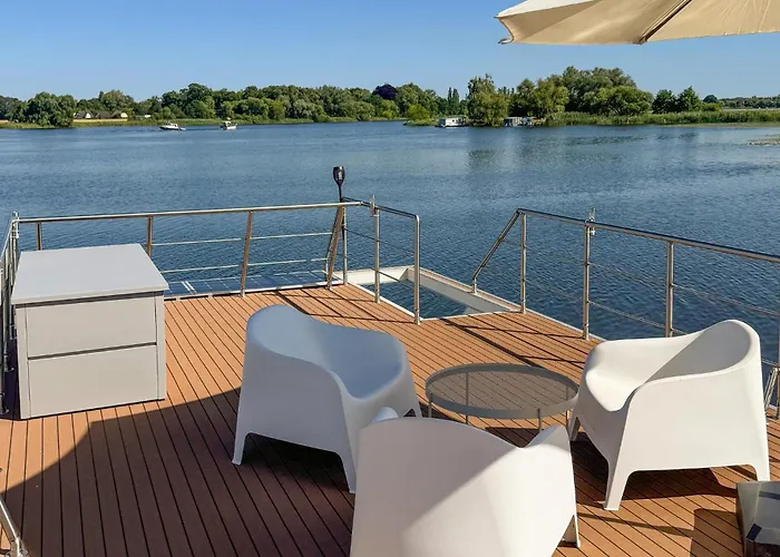 Gorgeous Ship In Havelsee Ot بوتيل 4*