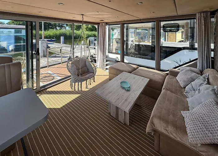 بوتيل Gorgeous Ship In Havelsee Ot 4*