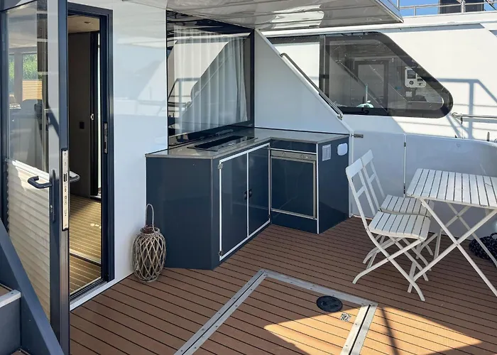 Gorgeous Ship In Havelsee Ot Kutzkow